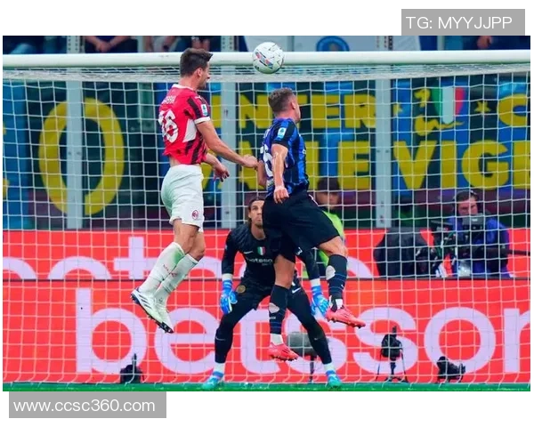 莱奥脱衣庆祝被队友加比亚阻拦福法纳上前巧妙扶正衣领引爆笑场